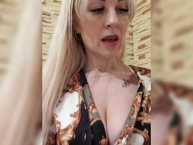 Live sex webcam photo for Sexywoman999 #272233128