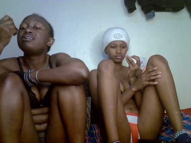 Live sex webcam photo for Sexyy-Duo #294184003