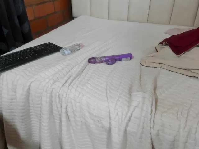 Live sex webcam photo for SexyyParty #272558474