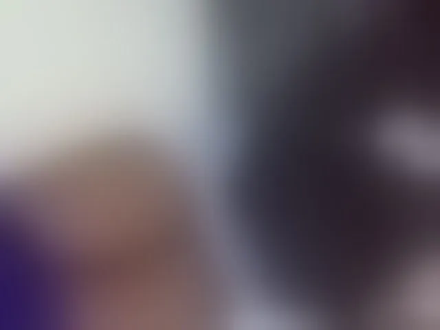 Live sex webcam photo for Sexyyves #293355922