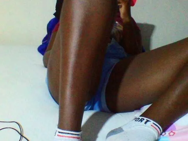 Live sex webcam photo for Sexyyves #293565769