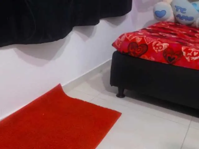 Live sex webcam photo for Shaday1 #275070926