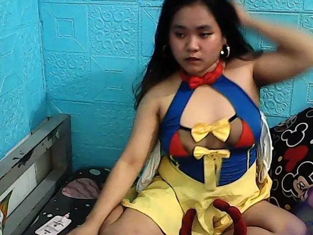 Live sex webcam photo for ShailaJeen #292150483