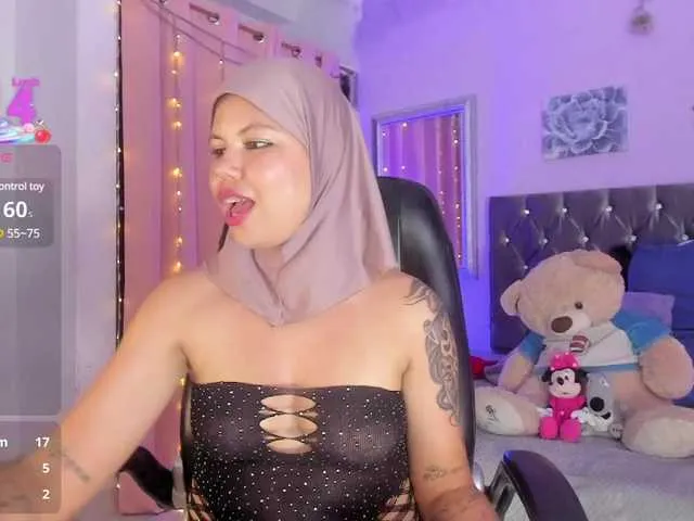 Live sex webcam photo for Shaira-Awada #290727939