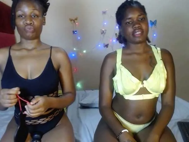 Live sex webcam photo for Shancurves #291891814