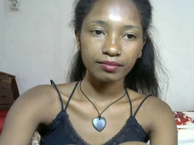 Live sex webcam photo for Shandyah #276529681