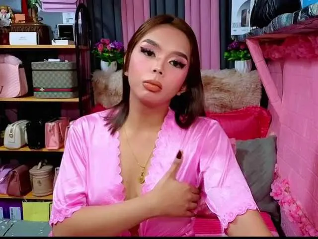 Live sex webcam photo for ShaneImpress #292131510