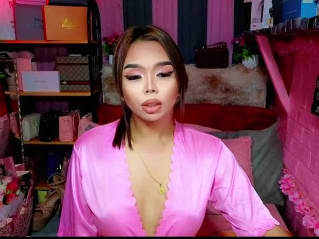 Live sex webcam photo for ShaneImpress #292355897