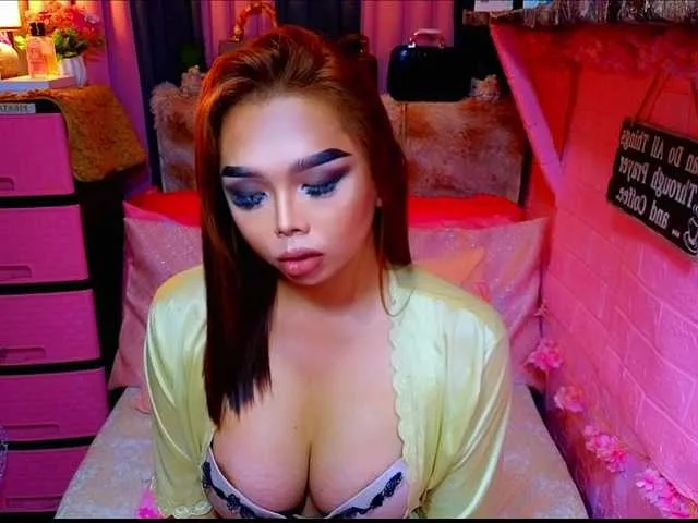 Live sex webcam photo for ShaneImpress #293059193