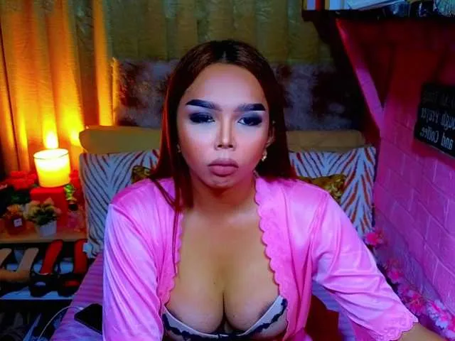 Live sex webcam photo for ShaneImpress #293280031