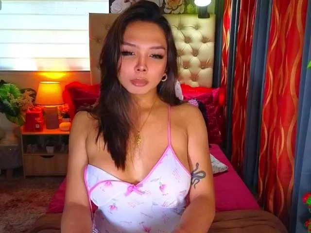 Live sex webcam photo for ShaneImpress #294011554