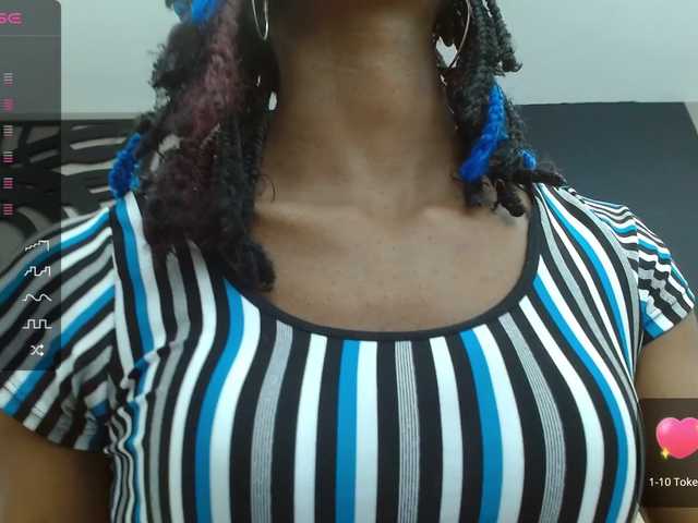 Live sex webcam photo for Shanelle3 #276278405