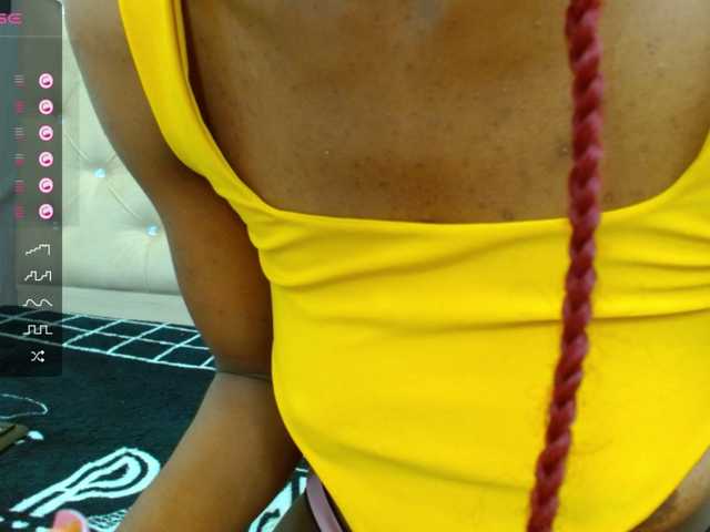 Live sex webcam photo for Shanelle3 #276621628