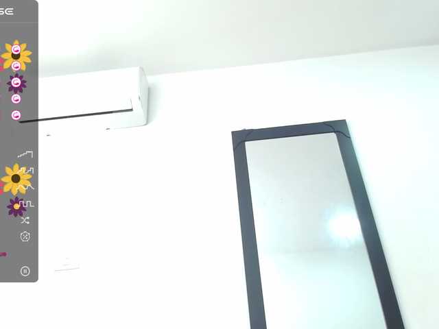 Live sex webcam photo for Shanelle3 #276783871