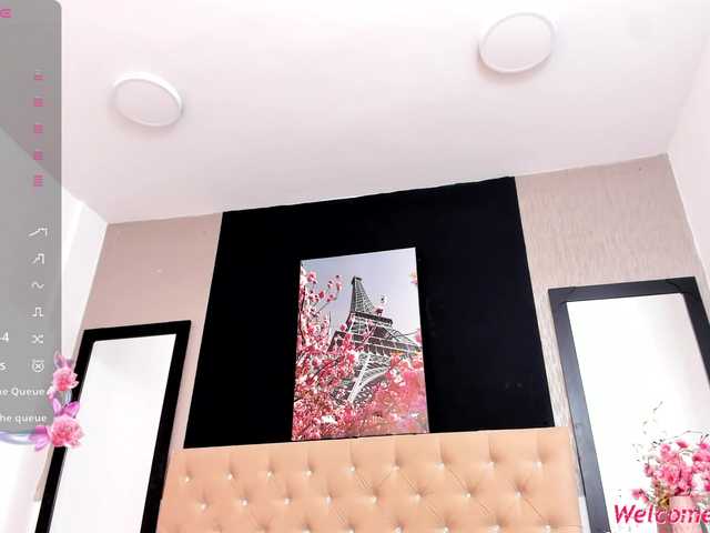 Live sex webcam photo for Shanelle3 #290529352