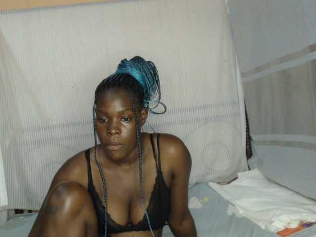 Live sex webcam photo for ShaniceWills #277376894