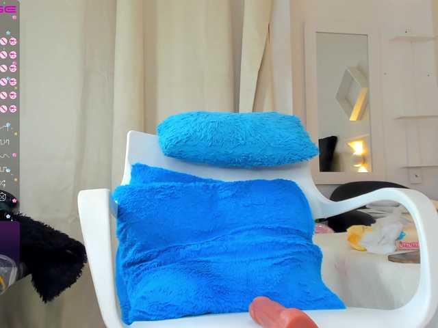 Live sex webcam photo for Shanna03 #275695197