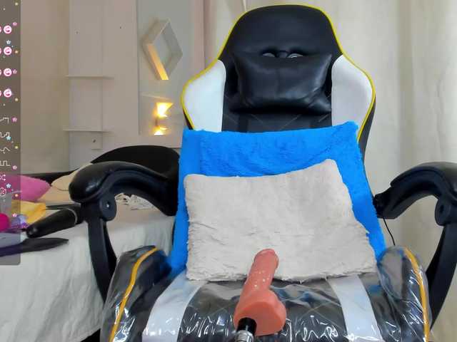 Live sex webcam photo for Shanna03 #275730561