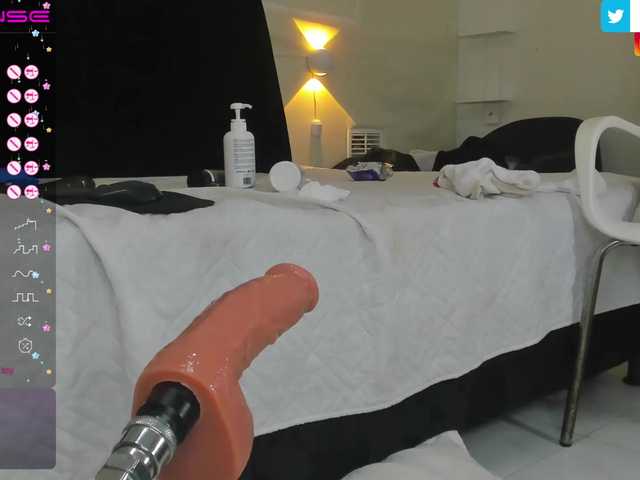 Live sex webcam photo for Shanna03 #276455906