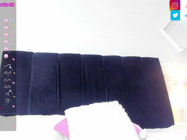 Live sex webcam photo for Shanna03 #276616564