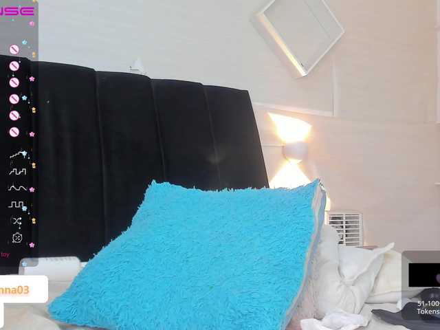 Live sex webcam photo for Shanna03 #276663973