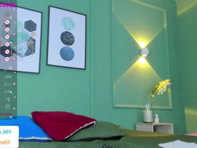 Live sex webcam photo for Shanna03 #277209669