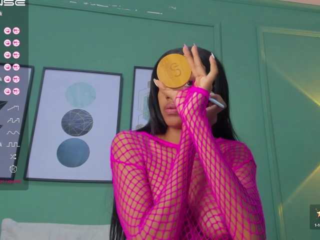 Live sex webcam photo for Shanna03 #277774863