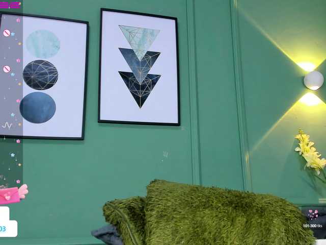 Live sex webcam photo for Shanna03 #278162925