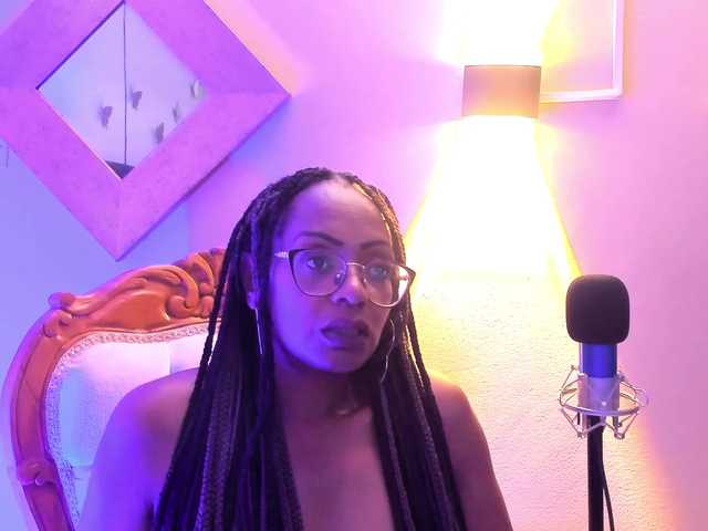 Live sex webcam photo for ShantalDivine #272769411