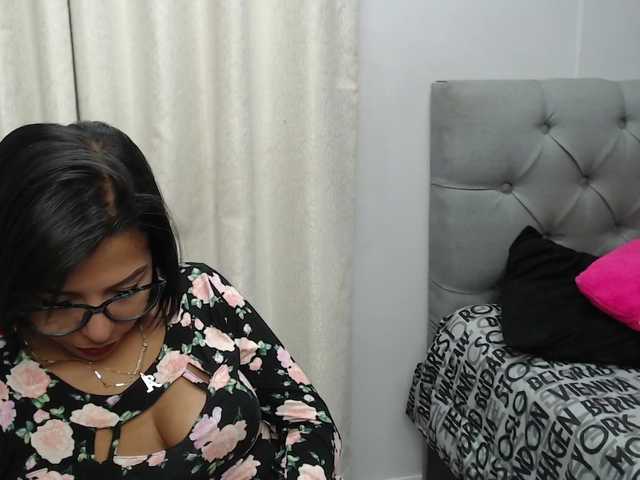 Live sex webcam photo for ShantalGodiva #273352053