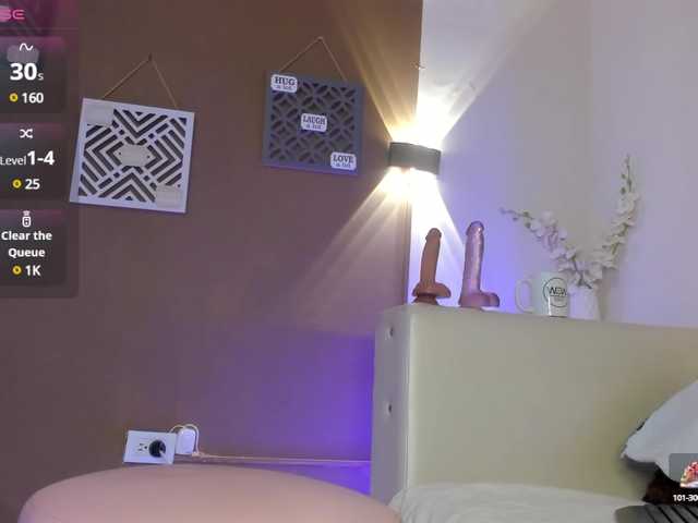 Live sex webcam photo for Shantall-1 #290940506