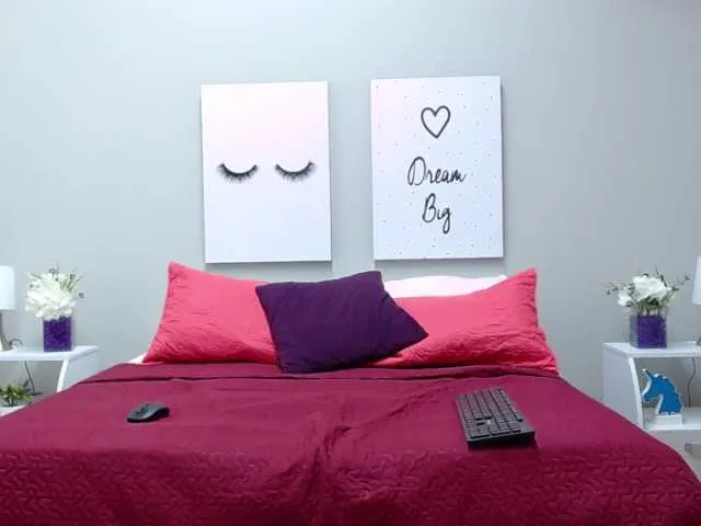 Live sex webcam photo for Shantall-hoot #271914879