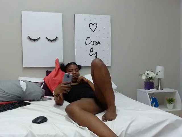 Live sex webcam photo for Shantall-hoot #271973105