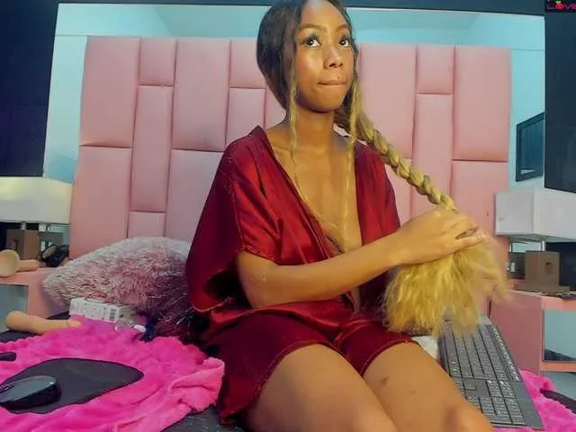 Live sex webcam photo for Shantallbrown #274005656