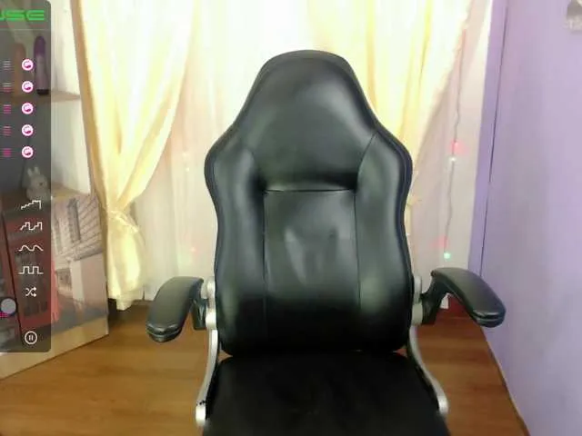 Live sex webcam photo for SharickHill #271862189