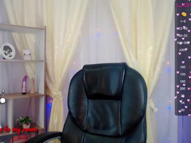 Live sex webcam photo for SharickHill #272431095