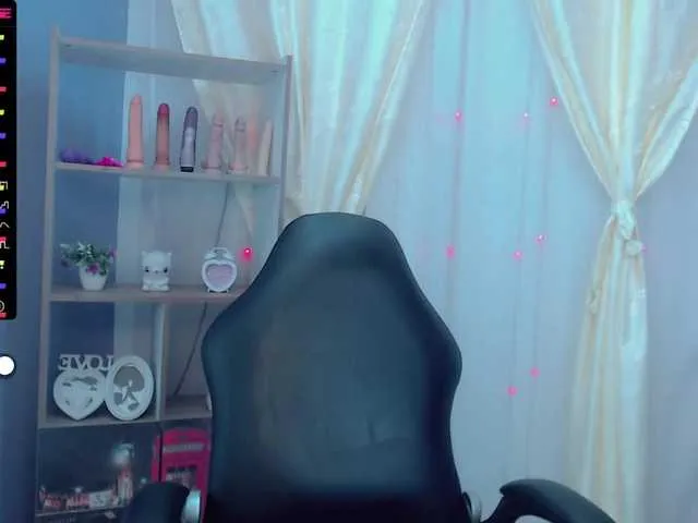 Live sex webcam photo for SharickHill #273673463