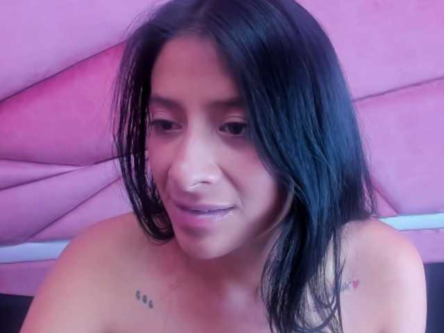 Live sex webcam photo for SharlotRodriguez #290130683