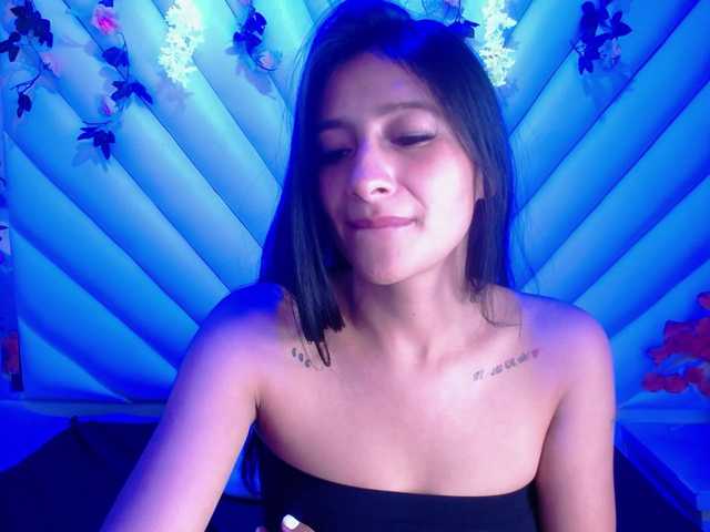 Live sex webcam photo for SharlotRodriguez #290358682