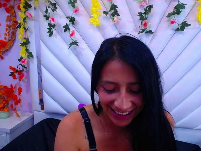 Live sex webcam photo for SharlotRodriguez #290859183