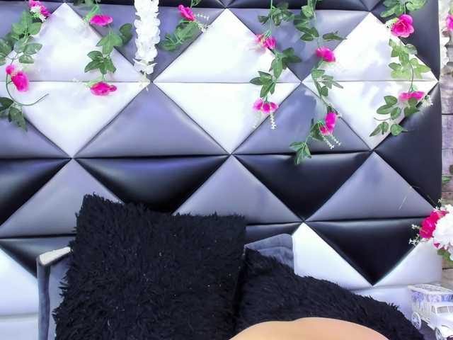 Live sex webcam photo for SharlotRodriguez #291142876