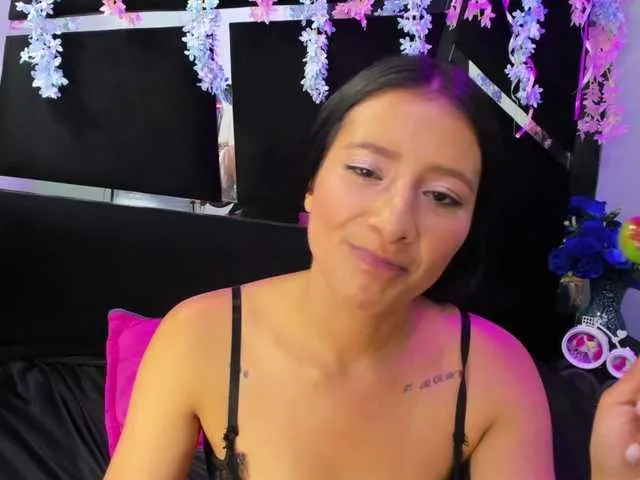 Live sex webcam photo for SharlotRodriguez #291567298