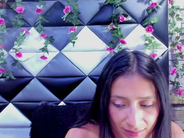 Live sex webcam photo for SharlotRodriguez #291608777