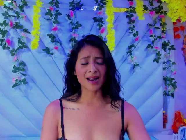 Live sex webcam photo for SharlotRodriguez #291890971