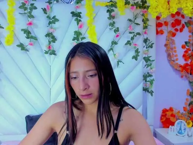 Live sex webcam photo for SharlotRodriguez #291938253