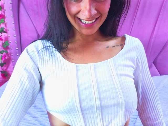 Live sex webcam photo for SharlotRodriguez #291999550