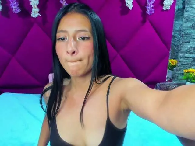 Live sex webcam photo for SharlotRodriguez #292930863
