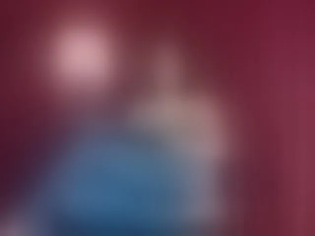 Live sex webcam photo for Sharlotte-1 #293358375