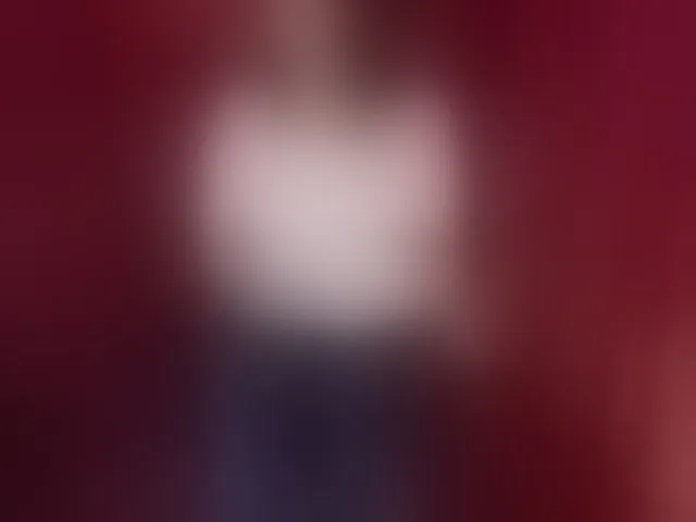 Live sex webcam photo for Sharlotte-1 #293378298
