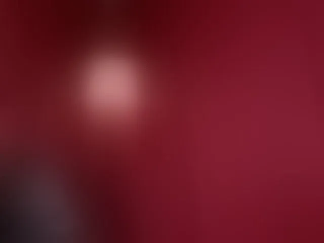 Live sex webcam photo for Sharlotte-1 #293407477